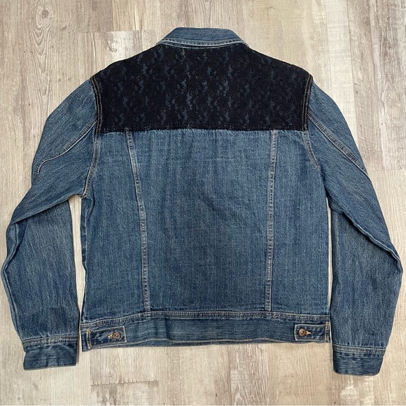 Forever 21 Women's Denim Four Pocket Blue Jean Jacket Size Large - Picture 8 of 9